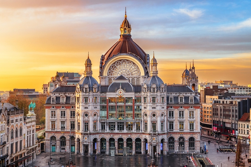 Обложка © Shutterstock / FOTODOM / Sean Pavone